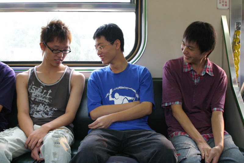 台灣鐵路旅遊攝影電車-區間車交談的旅客2005攝影照片440
