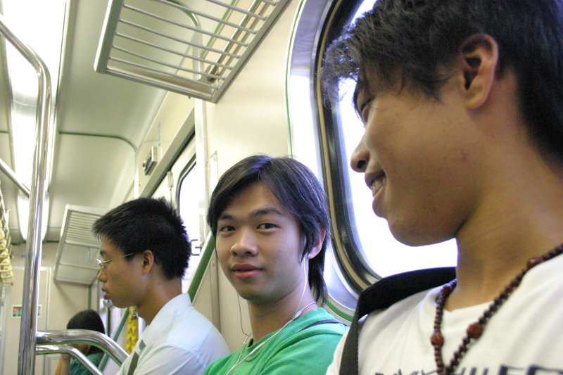 台灣鐵路旅遊攝影電車-區間車交談的旅客2005攝影照片453