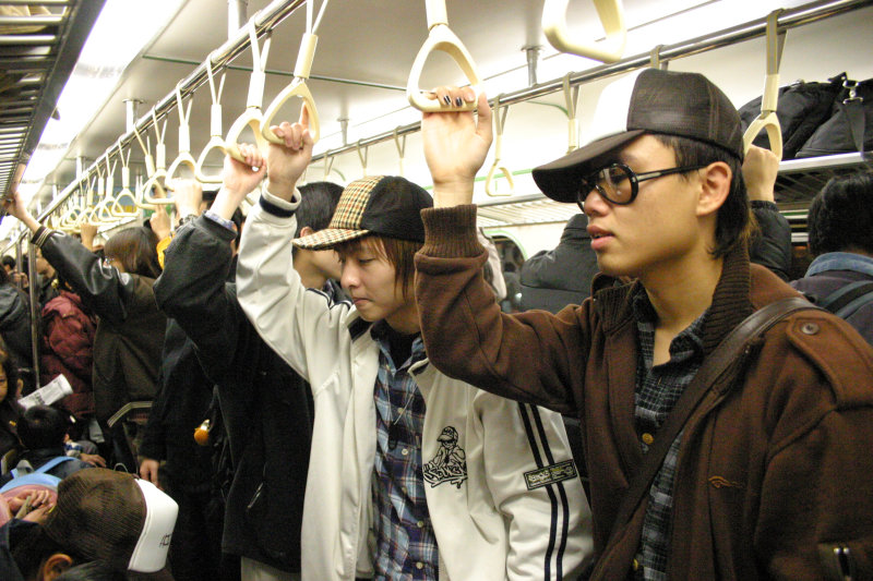 台灣鐵路旅遊攝影電車-區間車交談的旅客2005攝影照片488