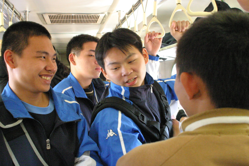 台灣鐵路旅遊攝影電車-區間車交談的旅客2005攝影照片500