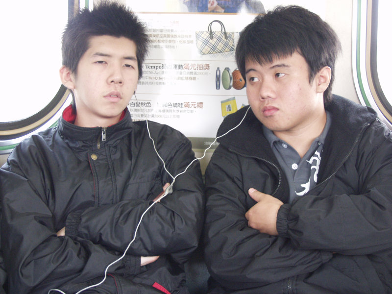 台灣鐵路旅遊攝影電車-區間車交談的旅客2005攝影照片594