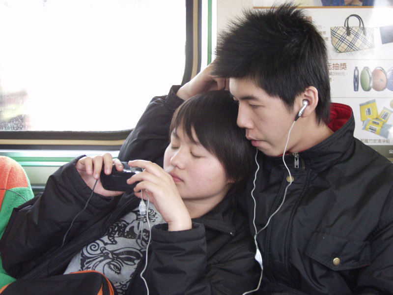台灣鐵路旅遊攝影電車-區間車交談的旅客2005攝影照片597