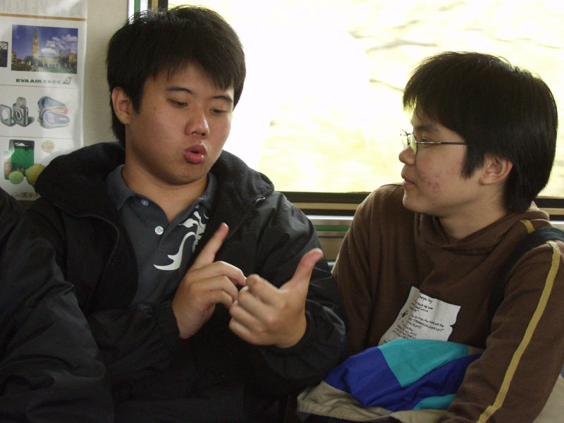 台灣鐵路旅遊攝影電車-區間車交談的旅客2005攝影照片607
