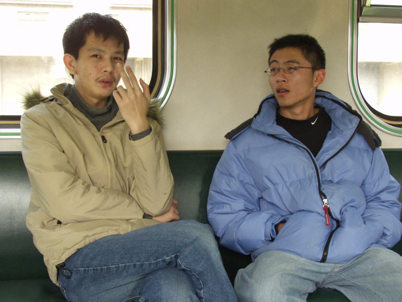 台灣鐵路旅遊攝影電車-區間車交談的旅客2005攝影照片612