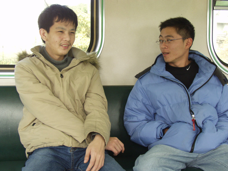 台灣鐵路旅遊攝影電車-區間車交談的旅客2005攝影照片613