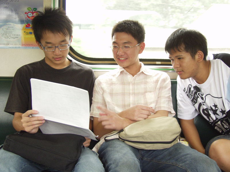 台灣鐵路旅遊攝影電車-區間車交談的旅客2005攝影照片635