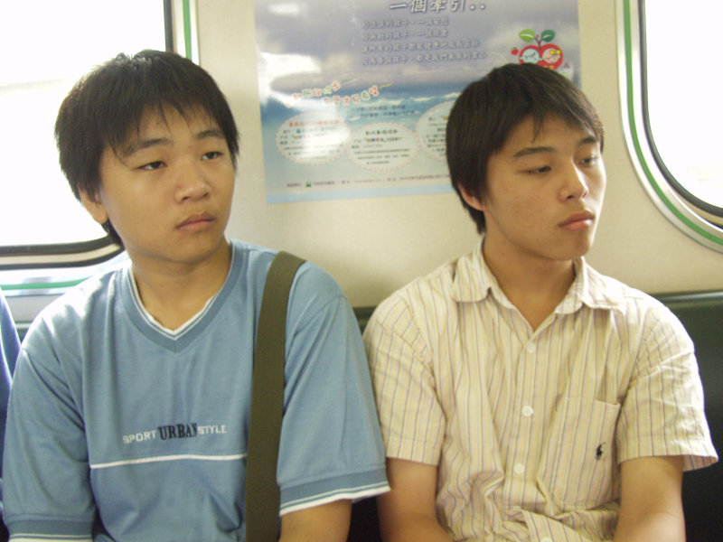 台灣鐵路旅遊攝影電車-區間車交談的旅客2005攝影照片637