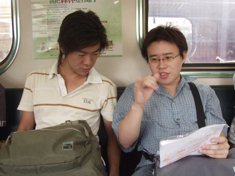 台灣鐵路旅遊攝影電車-區間車交談的旅客2005攝影照片648