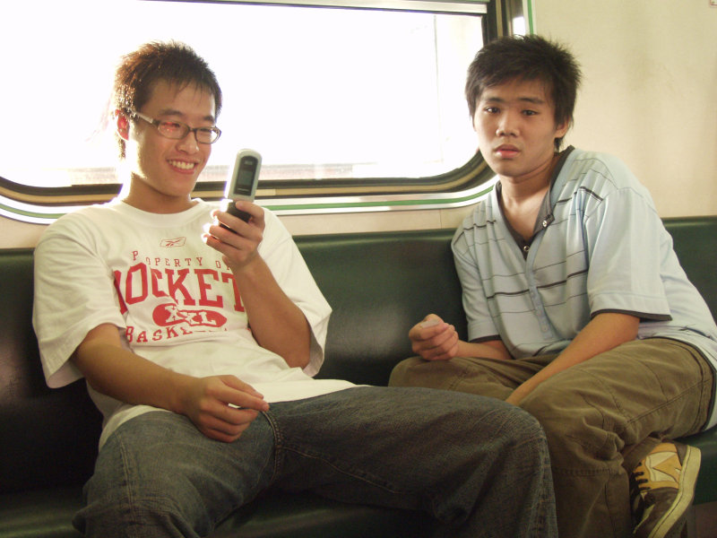 台灣鐵路旅遊攝影電車-區間車交談的旅客2005攝影照片663