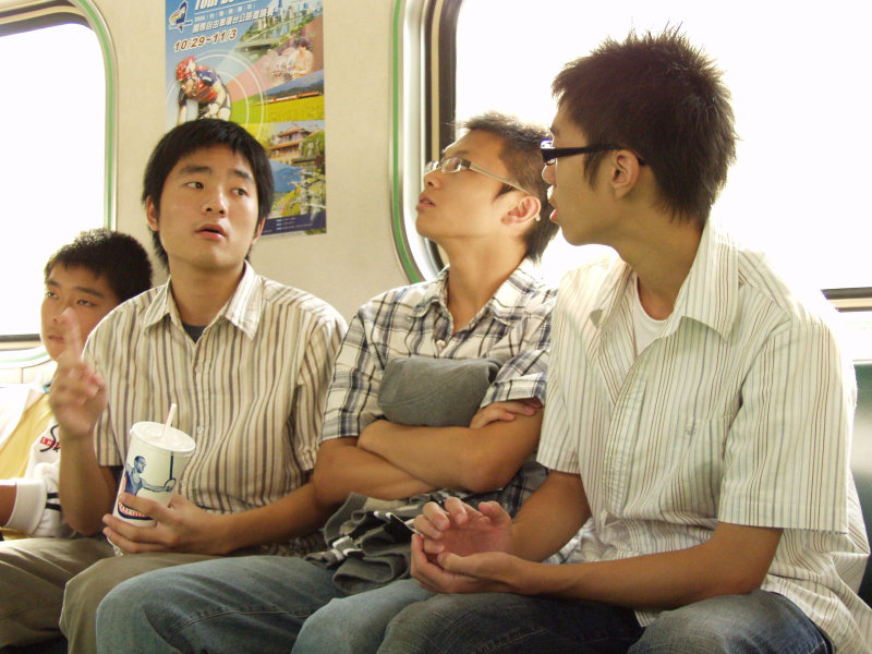 台灣鐵路旅遊攝影電車-區間車交談的旅客2005攝影照片688