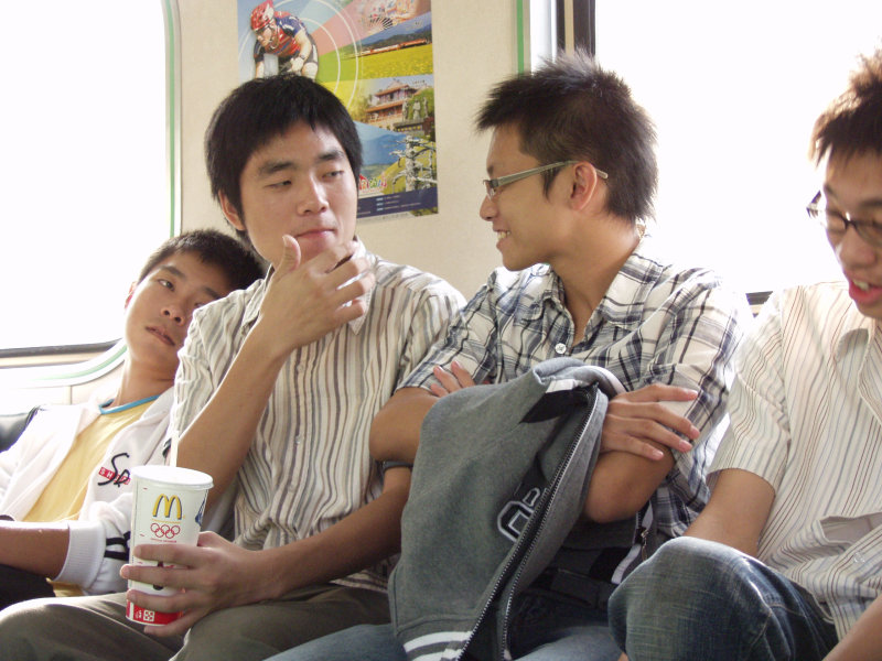 台灣鐵路旅遊攝影電車-區間車交談的旅客2005攝影照片692