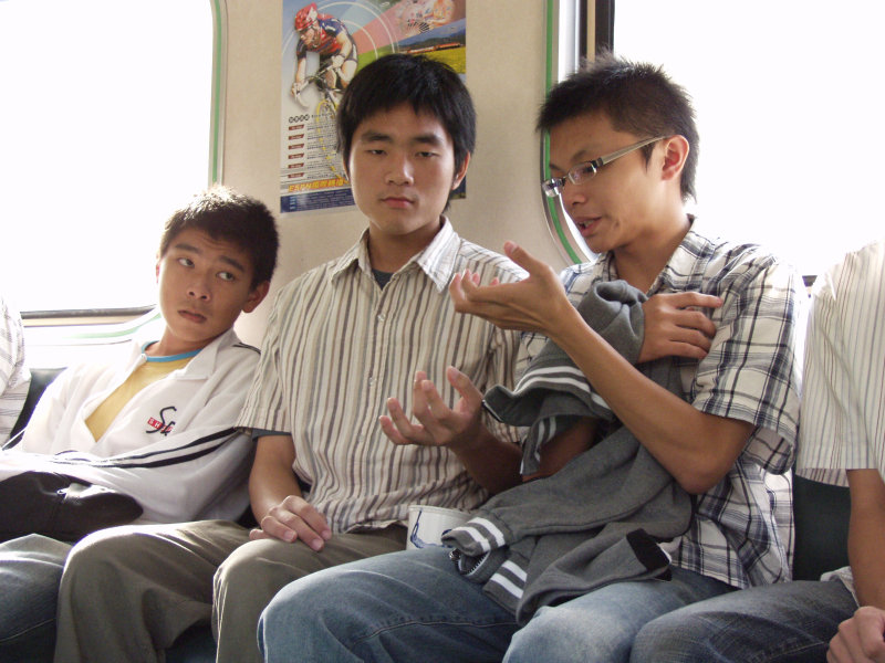 台灣鐵路旅遊攝影電車-區間車交談的旅客2005攝影照片695