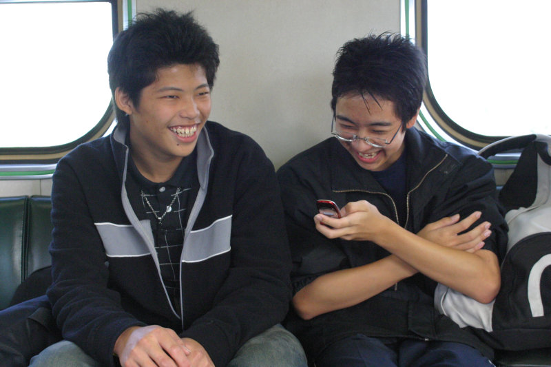 台灣鐵路旅遊攝影電車-區間車交談的旅客2006攝影照片39