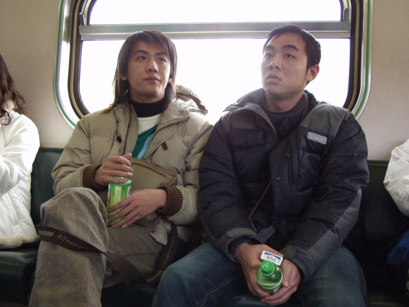 台灣鐵路旅遊攝影電車-區間車交談的旅客2006攝影照片177
