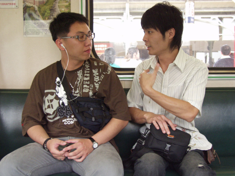台灣鐵路旅遊攝影電車-區間車交談的旅客2006攝影照片207