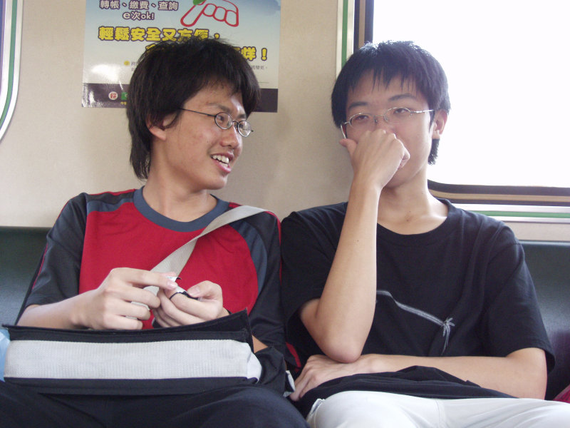 台灣鐵路旅遊攝影電車-區間車交談的旅客2006攝影照片253