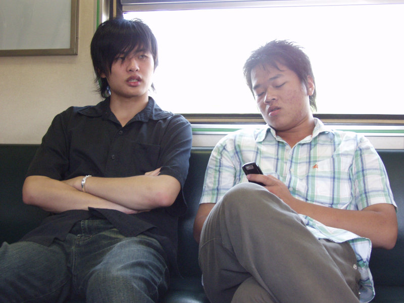 台灣鐵路旅遊攝影電車-區間車交談的旅客2006攝影照片269