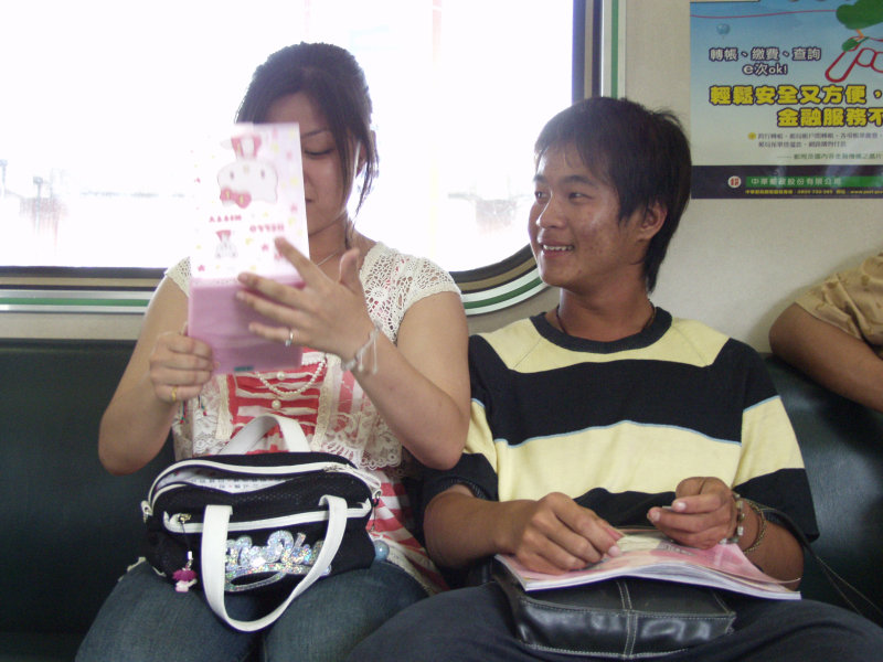 台灣鐵路旅遊攝影電車-區間車交談的旅客2006攝影照片276