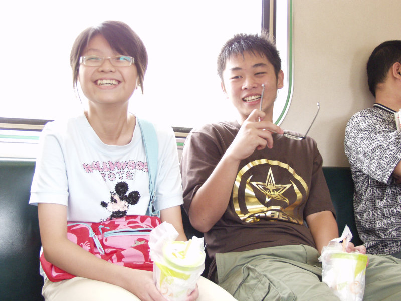 台灣鐵路旅遊攝影電車-區間車交談的旅客2006攝影照片304