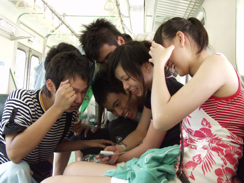 台灣鐵路旅遊攝影電車-區間車交談的旅客2006攝影照片310