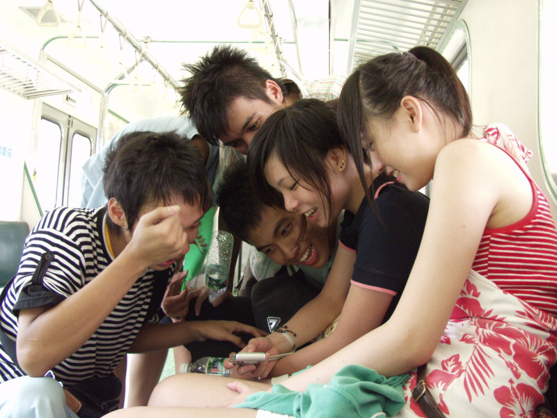 台灣鐵路旅遊攝影電車-區間車交談的旅客2006攝影照片312
