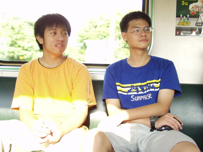 台灣鐵路旅遊攝影電車-區間車交談的旅客2006攝影照片330