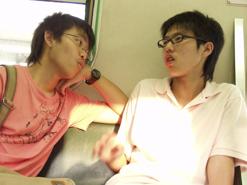 台灣鐵路旅遊攝影電車-區間車交談的旅客2006攝影照片381
