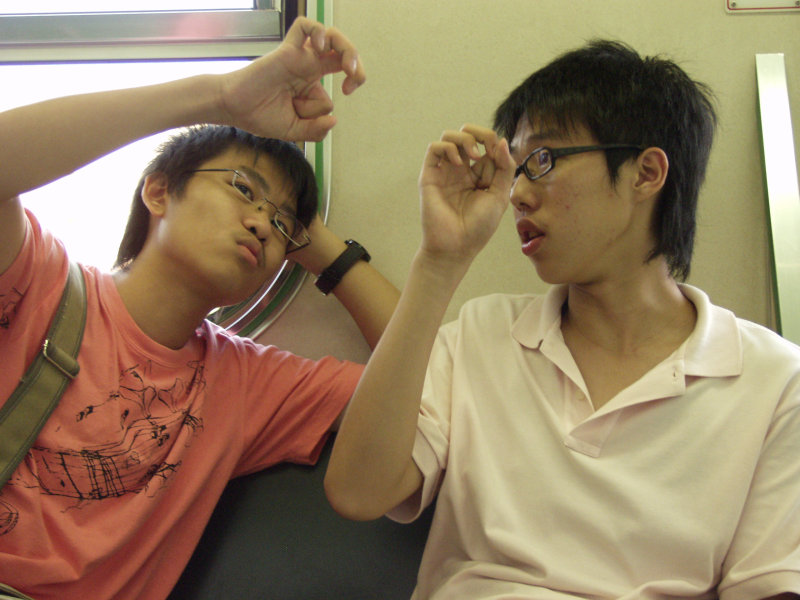 台灣鐵路旅遊攝影電車-區間車交談的旅客2006攝影照片384
