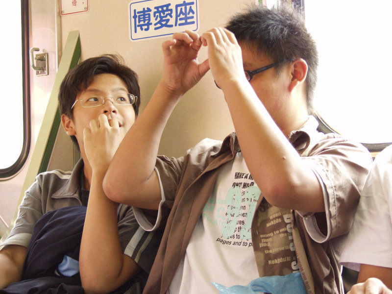 台灣鐵路旅遊攝影電車-區間車交談的旅客2006攝影照片404