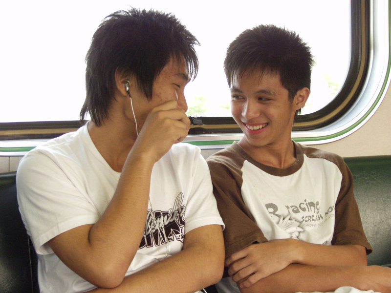 台灣鐵路旅遊攝影電車-區間車交談的旅客2006攝影照片448