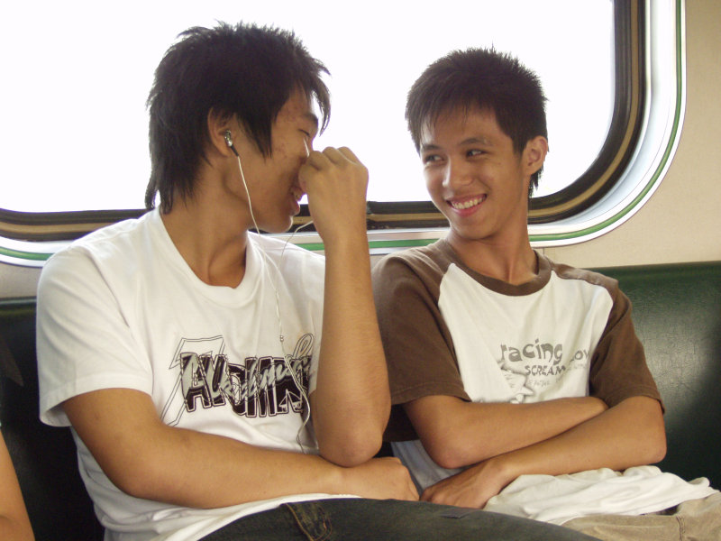 台灣鐵路旅遊攝影電車-區間車交談的旅客2006攝影照片449
