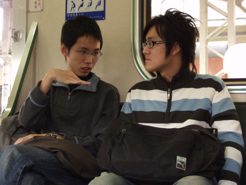 台灣鐵路旅遊攝影電車-區間車交談的旅客2006攝影照片463