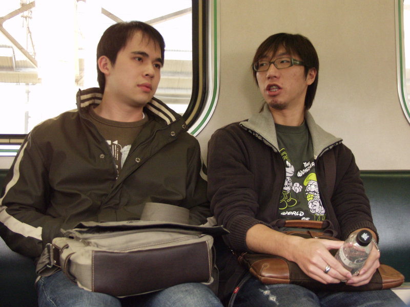 台灣鐵路旅遊攝影電車-區間車交談的旅客2006攝影照片465