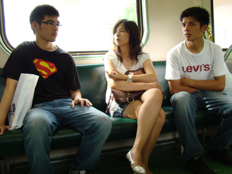 台灣鐵路旅遊攝影電車-區間車交談的旅客2007攝影照片68