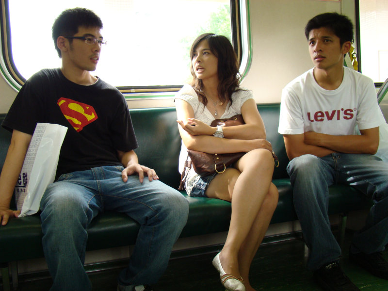 台灣鐵路旅遊攝影電車-區間車交談的旅客2007攝影照片69