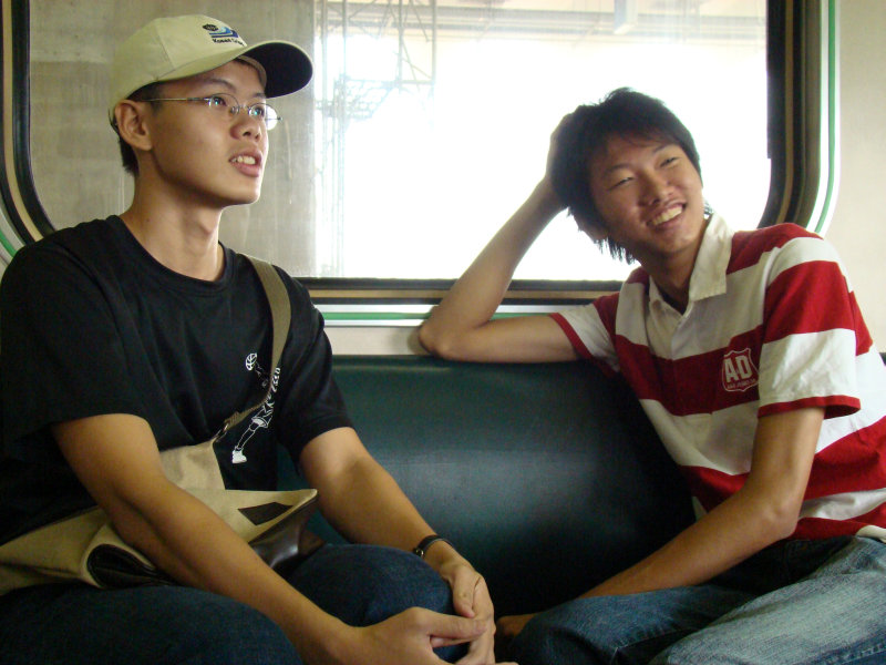 台灣鐵路旅遊攝影電車-區間車交談的旅客2007攝影照片105