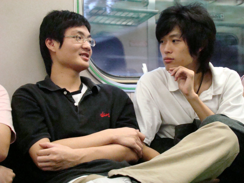 台灣鐵路旅遊攝影電車-區間車交談的旅客2007攝影照片139