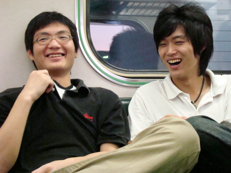 台灣鐵路旅遊攝影電車-區間車交談的旅客2007攝影照片143