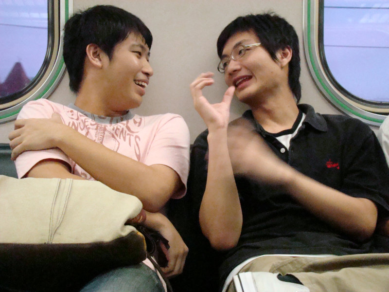 台灣鐵路旅遊攝影電車-區間車交談的旅客2007攝影照片151