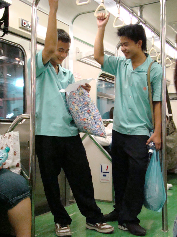 台灣鐵路旅遊攝影電車-區間車交談的旅客2007攝影照片156