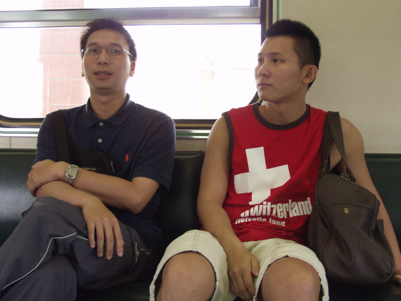 台灣鐵路旅遊攝影電車-區間車交談的旅客2007攝影照片444