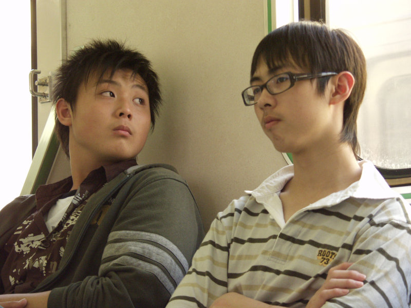 台灣鐵路旅遊攝影電車-區間車交談的旅客2007攝影照片467