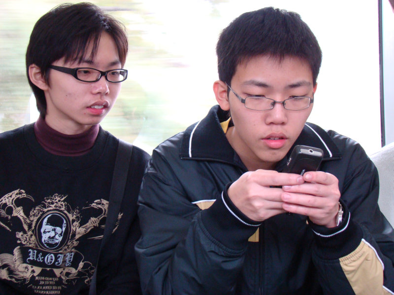 台灣鐵路旅遊攝影電車-區間車交談的旅客2008攝影照片1