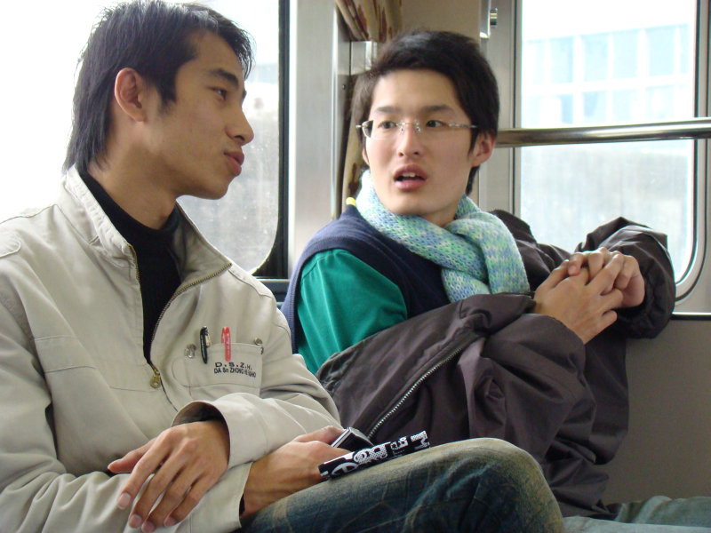 台灣鐵路旅遊攝影電車-區間車交談的旅客2008攝影照片6