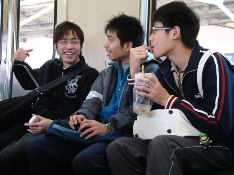 台灣鐵路旅遊攝影電車-區間車交談的旅客2008攝影照片19