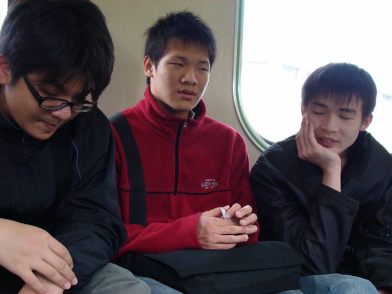 台灣鐵路旅遊攝影電車-區間車交談的旅客2008攝影照片25