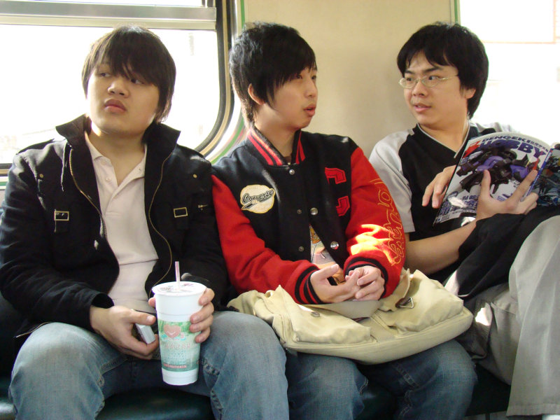 台灣鐵路旅遊攝影電車-區間車交談的旅客2008攝影照片46