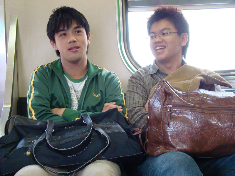 台灣鐵路旅遊攝影電車-區間車交談的旅客2008攝影照片61