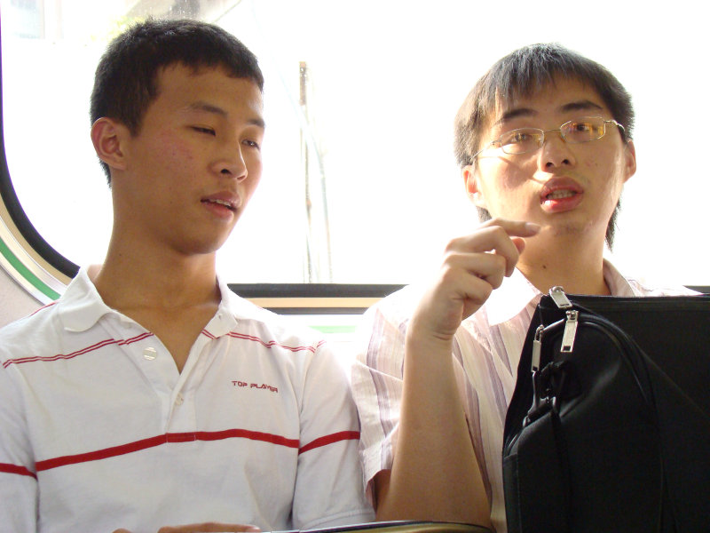 台灣鐵路旅遊攝影電車-區間車交談的旅客2008攝影照片75