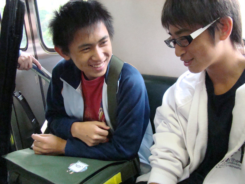 台灣鐵路旅遊攝影電車-區間車交談的旅客2008攝影照片162
